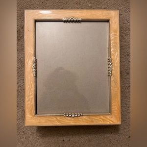 Vintage look picture frames. One for 15$ purchase all 4 for 45$